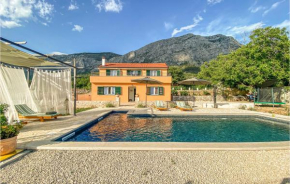 Stunning home in Vrgorac with Outdoor swimming pool, Jacuzzi and 3 Bedrooms